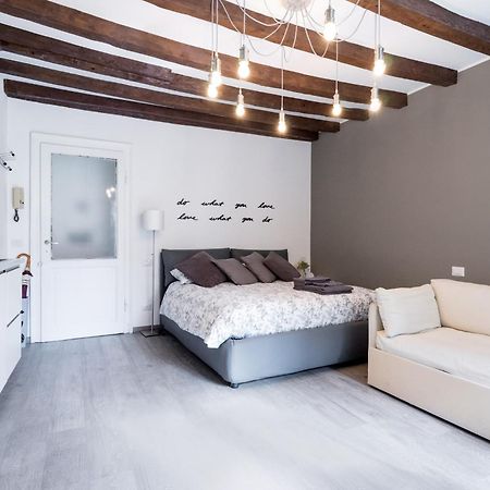 Navigli - Vigevano 45 & Casale 3A Studios ミラノ エクステリア 写真