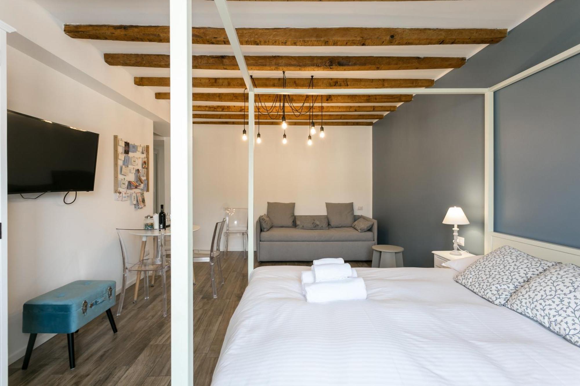 Navigli - Vigevano 45 & Casale 3A Studios ミラノ 部屋 写真