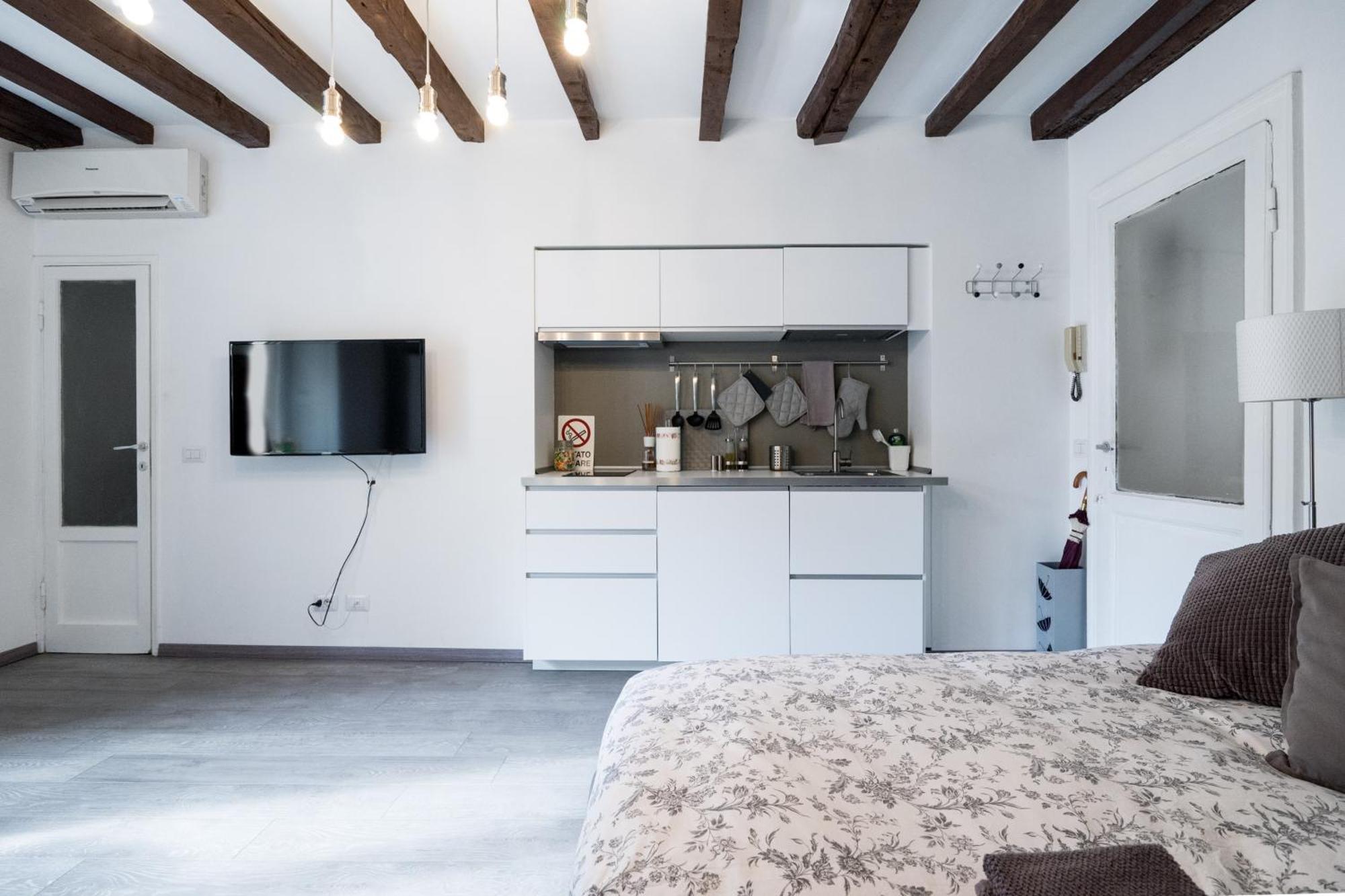 Navigli - Vigevano 45 & Casale 3A Studios ミラノ 部屋 写真