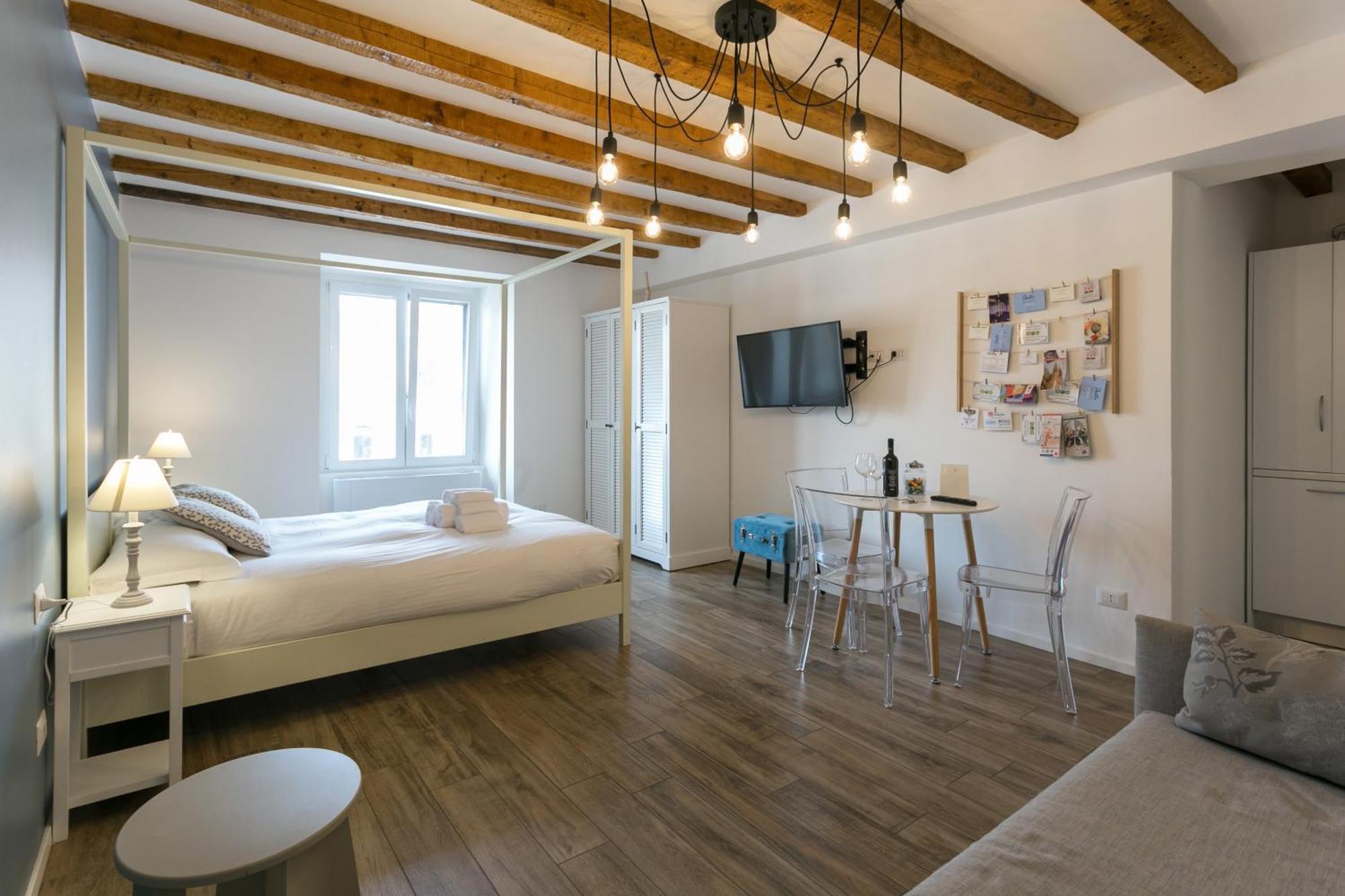 Navigli - Vigevano 45 & Casale 3A Studios ミラノ 部屋 写真